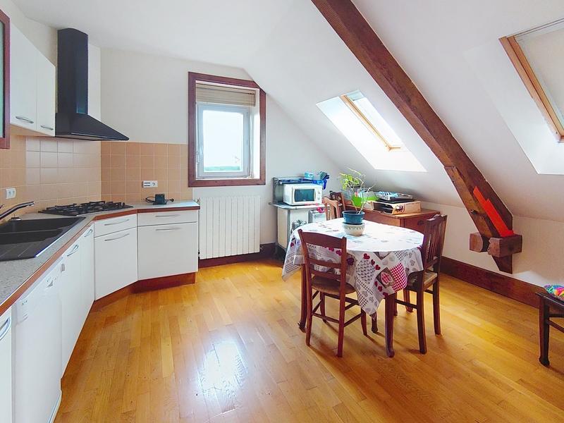 Maison - 246 m² - 8 pièces