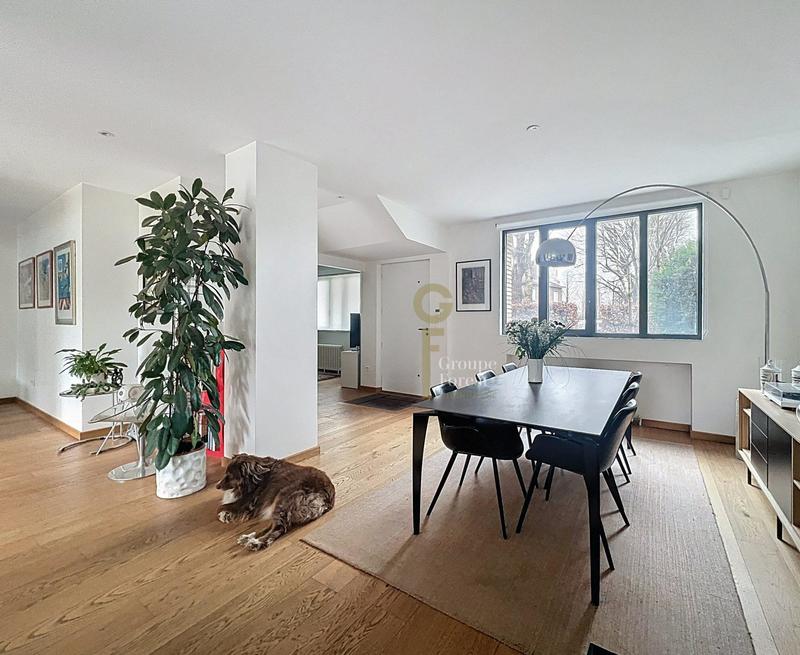 Maison - 219 m² - 6 pièces