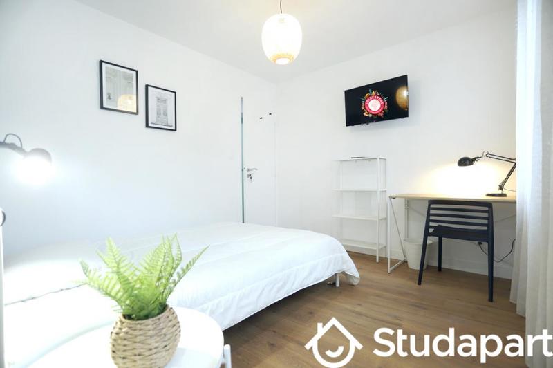 Chambre - 14 m² - 1 pièce