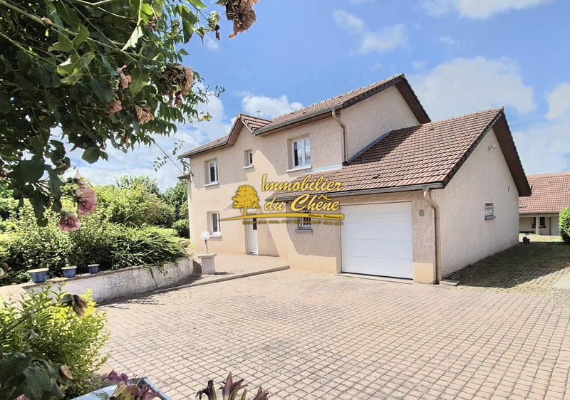 Maison - 255 m² - 8 pièces