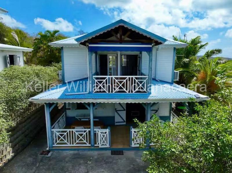 Propriété - 256 m² - 8 pièces