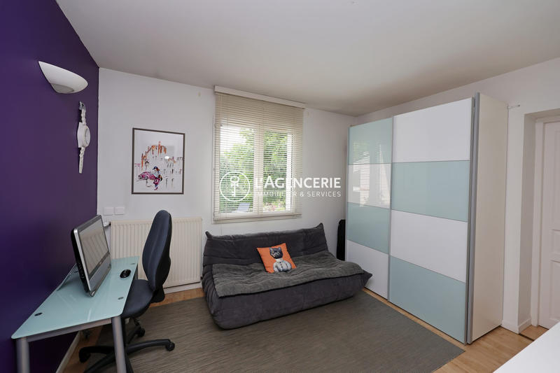 Maison - 260 m² - 10 pièces