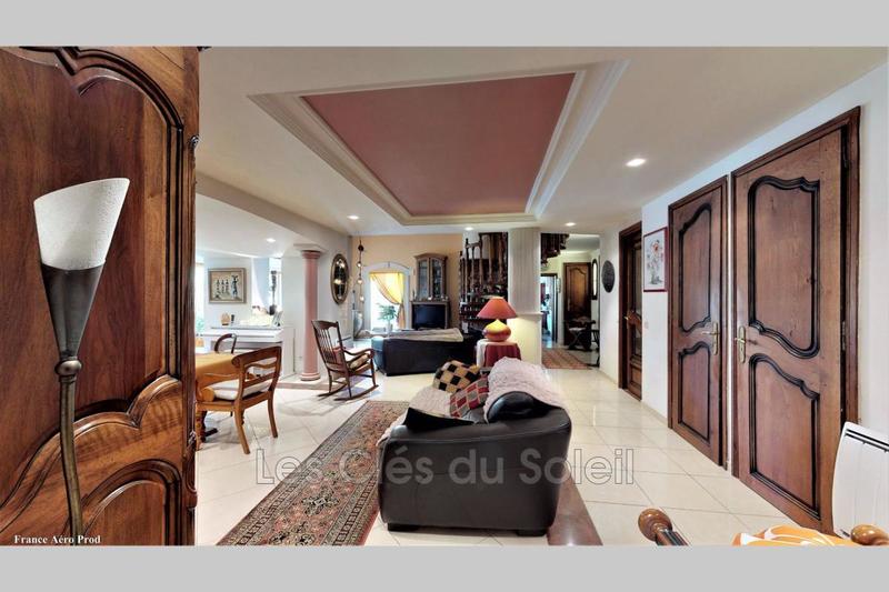 Maison - 226 m² - 8 pièces