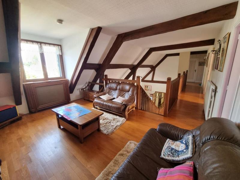 Maison - 221 m² - 8 pièces