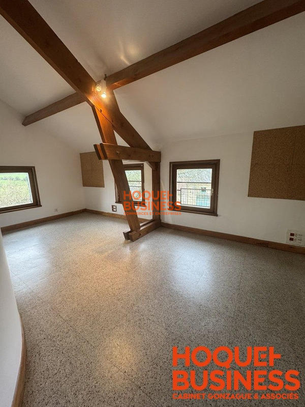 Bureau - 145 m² - 6 pièces