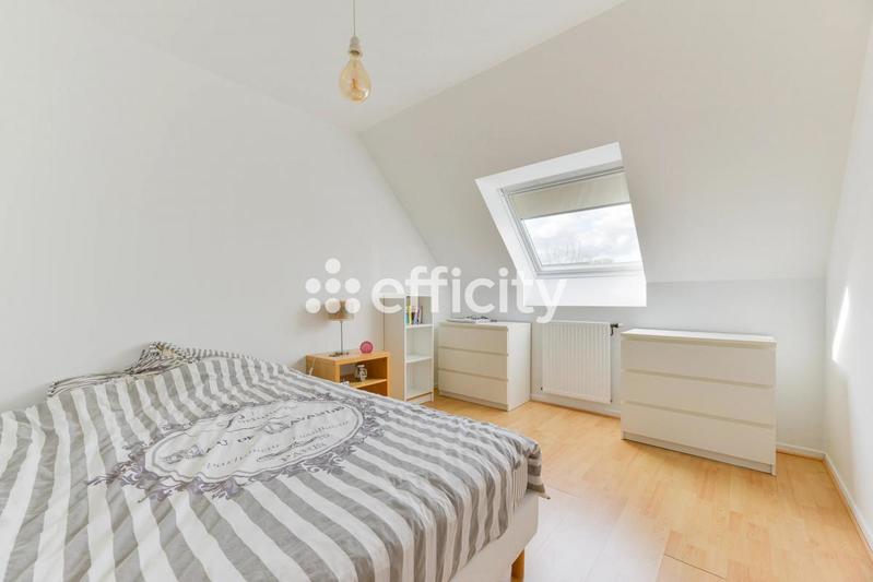 Pavillon - 169 m² - 7 pièces