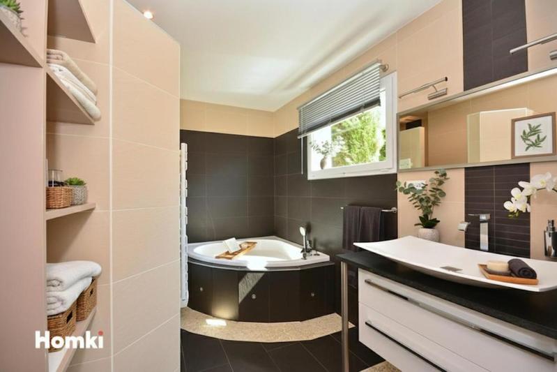 Maison - 163 m² - 5 pièces