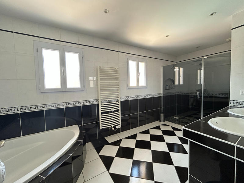 Maison - 293 m² - 7 pièces