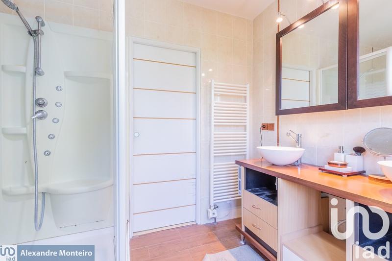 Maison - 180 m² - 8 pièces