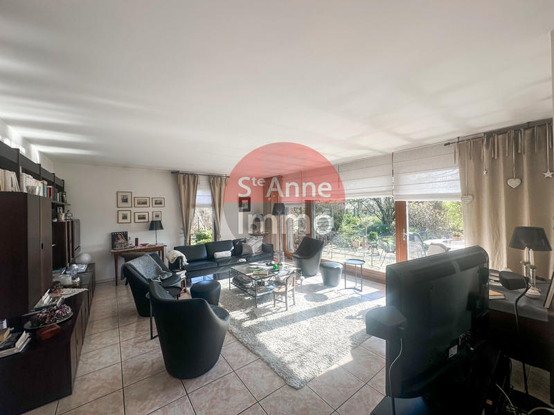 Maison - 195 m² - 11 pièces