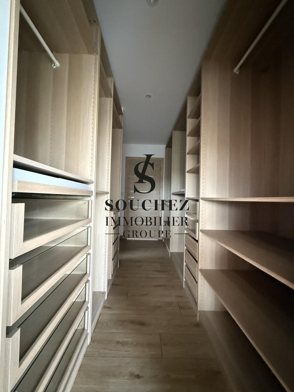 Maison - 185 m² - 7 pièces