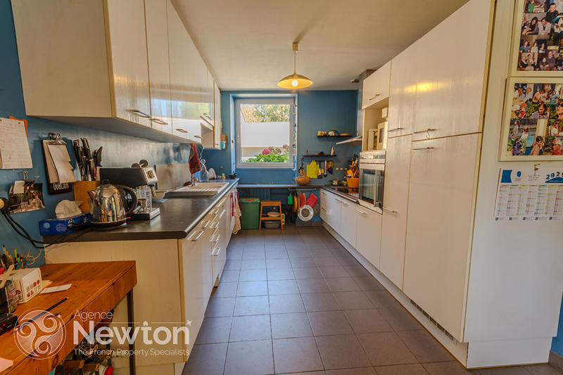 Maison - 340 m² - 14 pièces