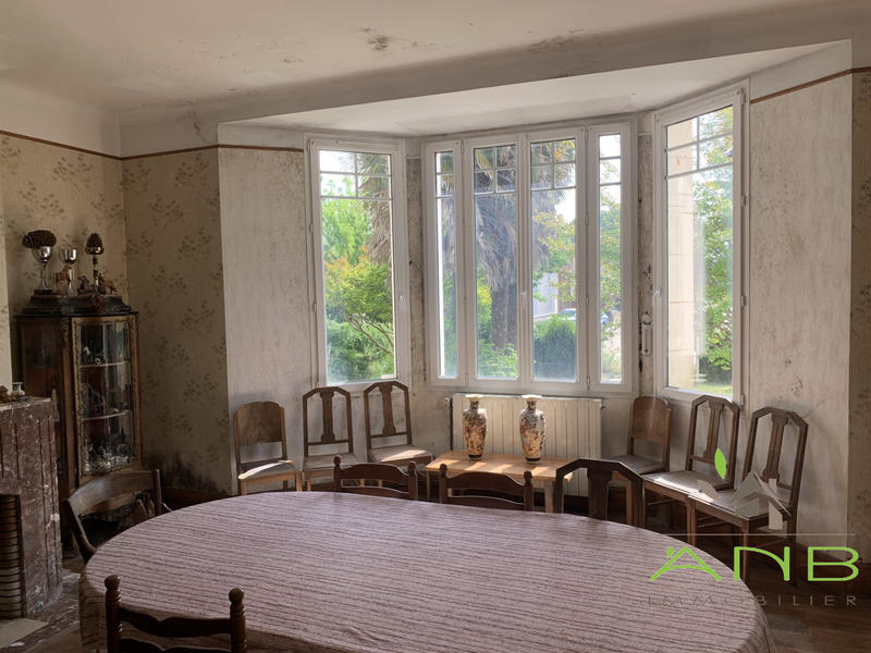 Maison - 250 m² - 13 pièces