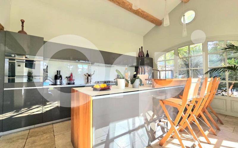 Mas - 238 m² - 5 pièces