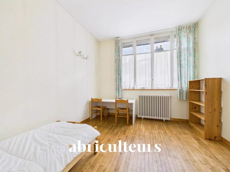 Maison - 255 m² - 8 pièces