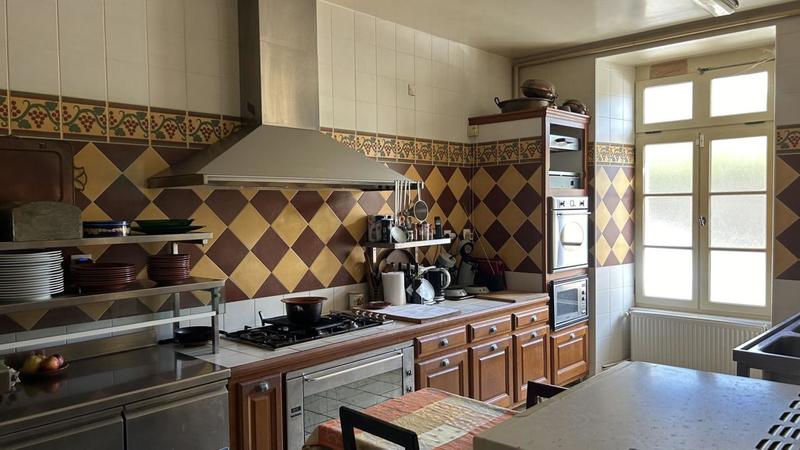 Maison - 553 m² - 8 pièces