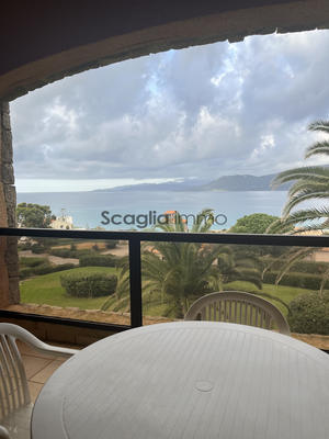 Local commercial - 1 200 m²