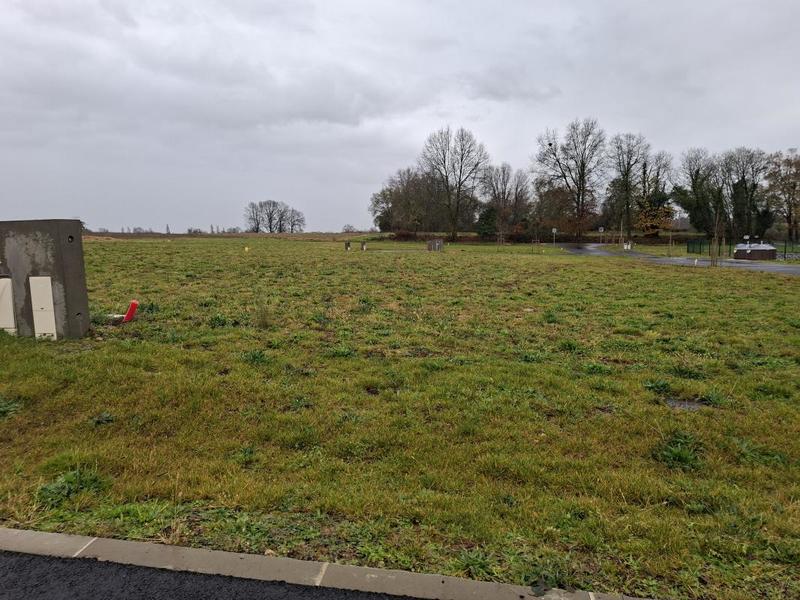 Terrain constructible - 606 m²