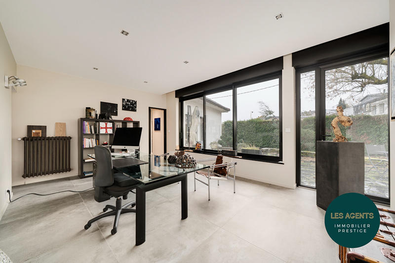 Maison - 278 m² - 11 pièces