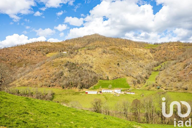 Maison - 240 m² - 5 pièces