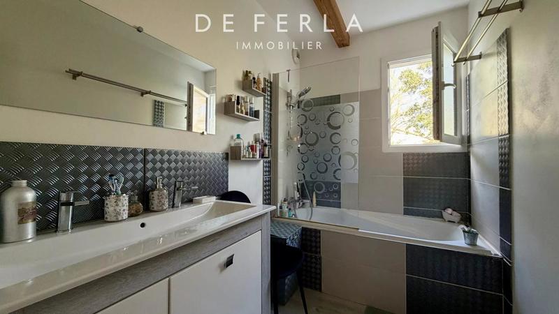 Maison - 196 m² - 7 pièces