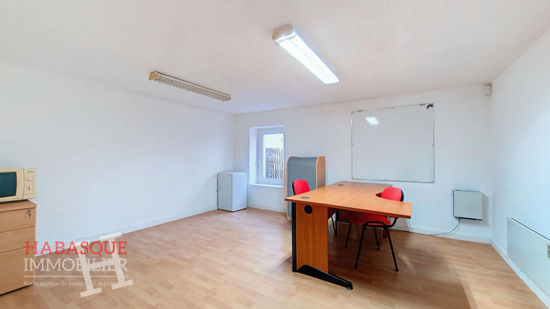 Local commercial - 150 m² - 2 pièces