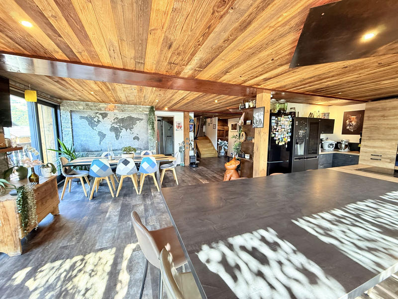 Châlet - 159 m² - 8 pièces