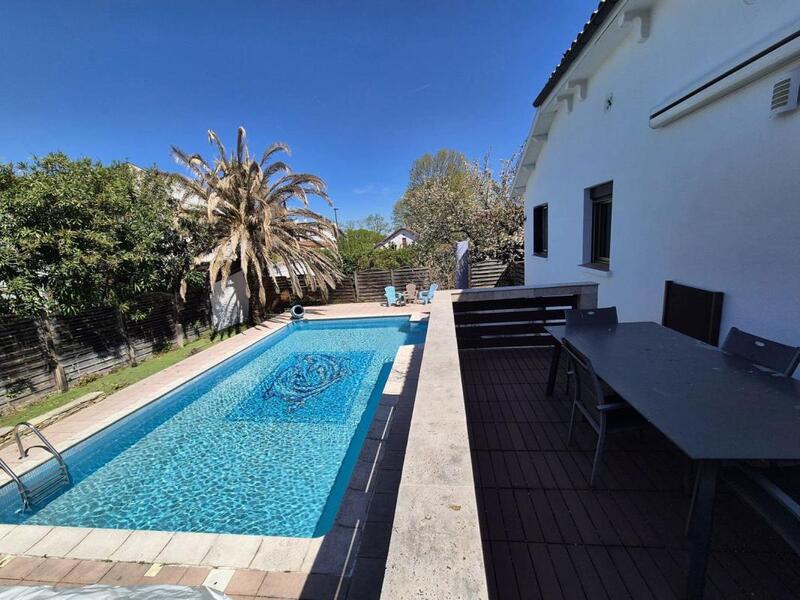 Maison - 121 m² - 4 pièces