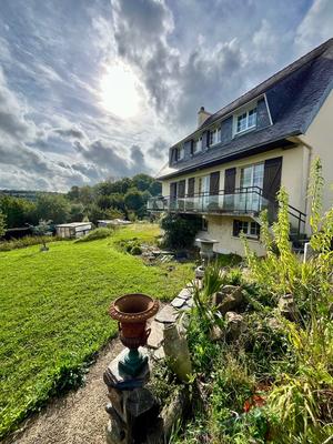 Maison - 166 m² - 8 pièces