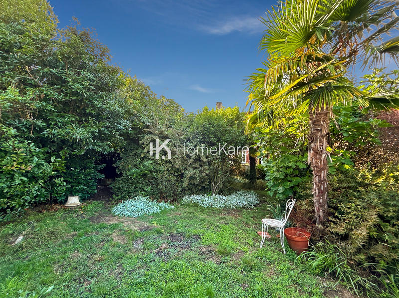 Maison - 330 m² - 8 pièces