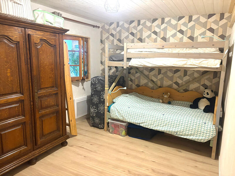 Maison - 210 m² - 12 pièces