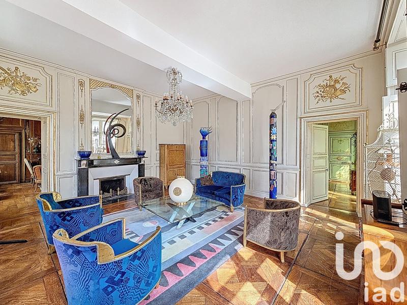 Appartement - 244 m² - 8 pièces