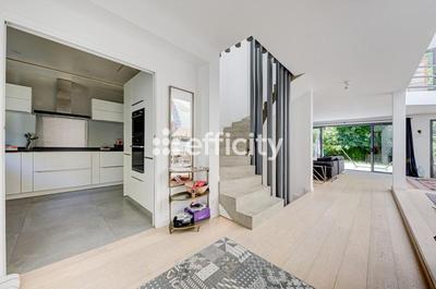 Maison de ville - 335 m² - 7 pièces