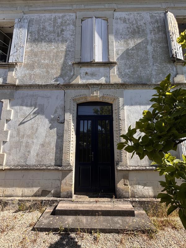 Maison - 218 m² - 7 pièces