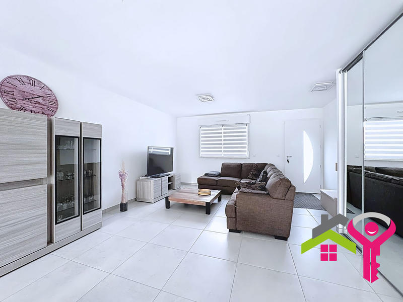 Maison - 96 m² - 4 pièces