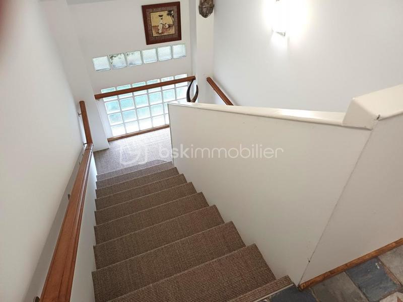 Maison - 243 m² - 8 pièces