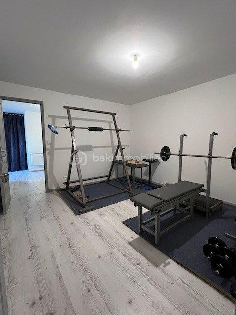 Maison traditionnelle - 166 m² - 8 pièces