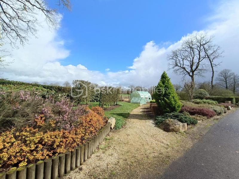 Demeure - 240 m² - 13 pièces