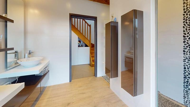 Corps de ferme - 223 m² - 6 pièces