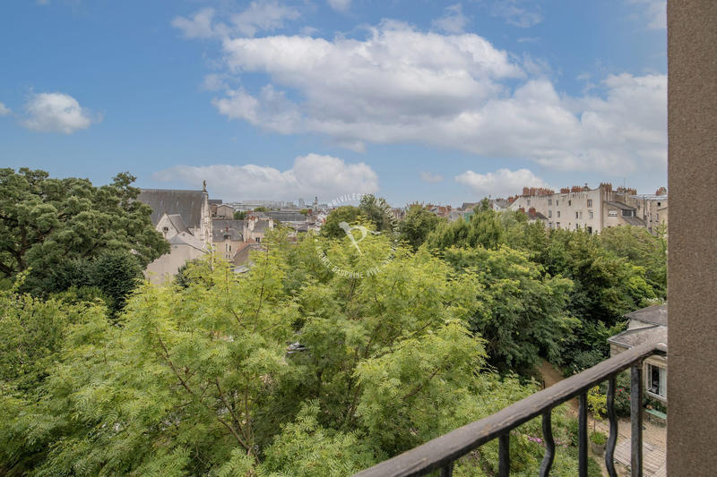 Appartement - 239 m² - 8 pièces