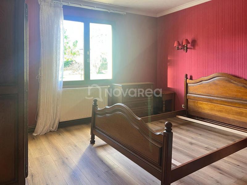 Maison - 210 m² - 8 pièces