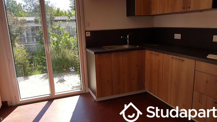 Chambre - 11 m² - 1 pièce