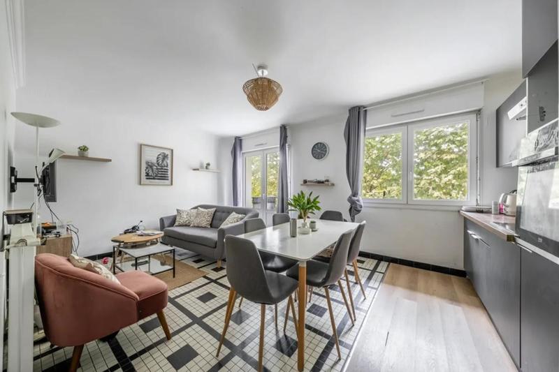 Appartement - 80 m² - 5 pièces