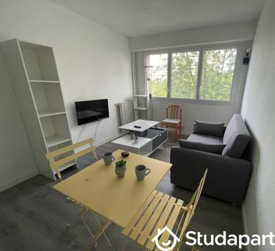 Chambre - 9 m² - 1 pièce