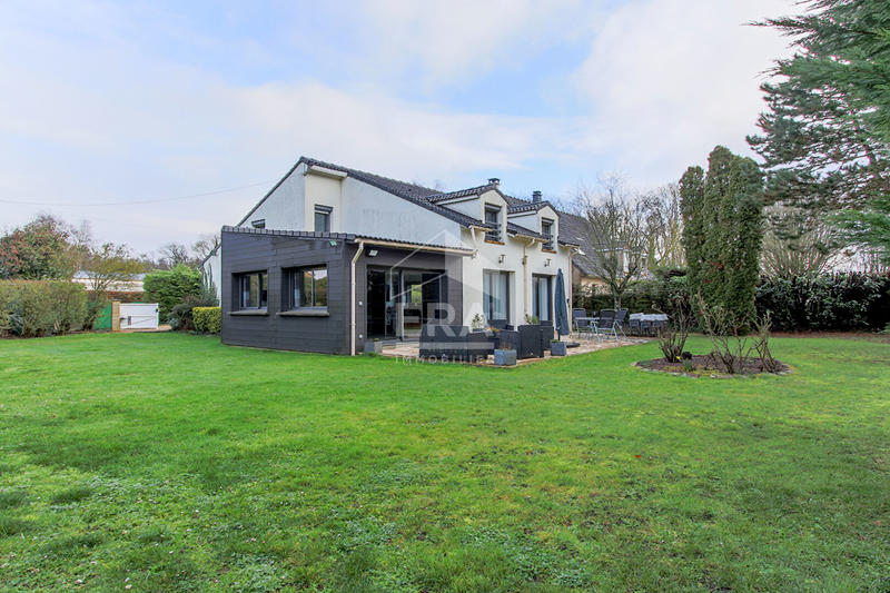 Maison - 161 m² - 8 pièces