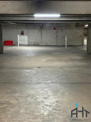 Parking / Garage - 12 m²