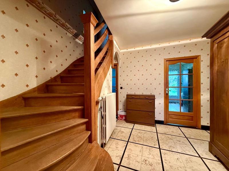 Maison - 181 m² - 7 pièces