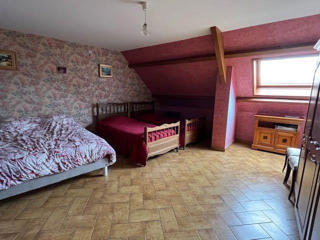 Maison - 259 m² - 5 pièces