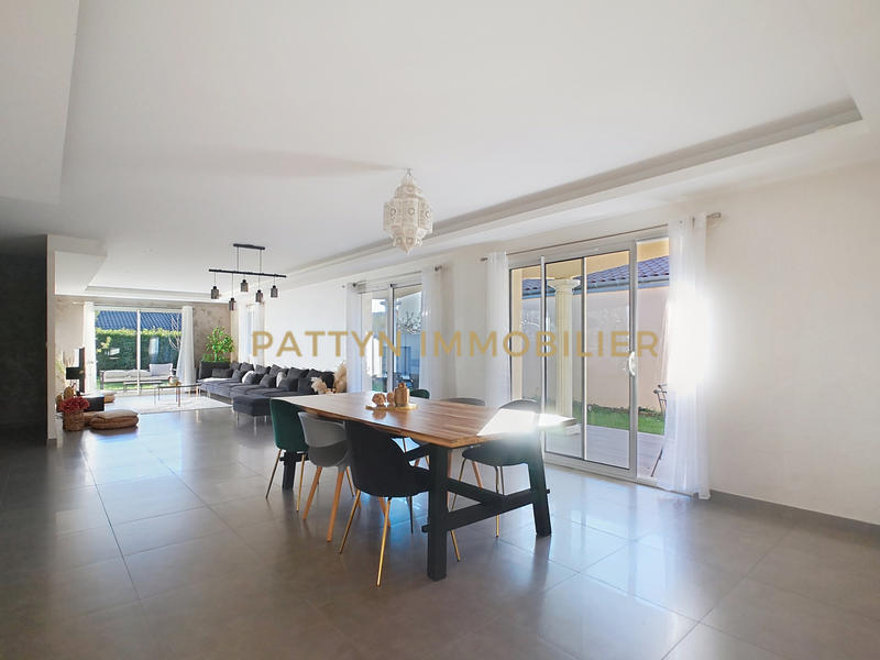 Maison - 159 m² - 7 pièces