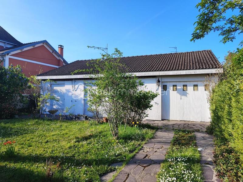 Maison traditionnelle - 103 m² - 4 pièces